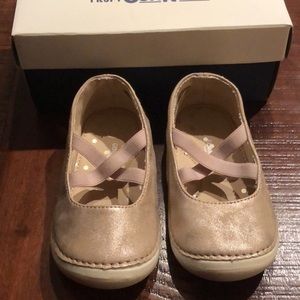 Baby girl gold shoes